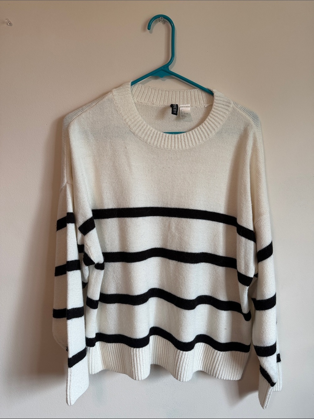 H&M White Sweater w/ Black Stripes